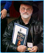 Terry Pratchett - zum Interview bei CBBC